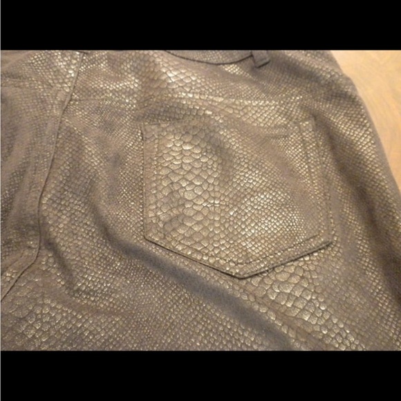 Snakeskin print black pants size 6 - Picture 6 of 6